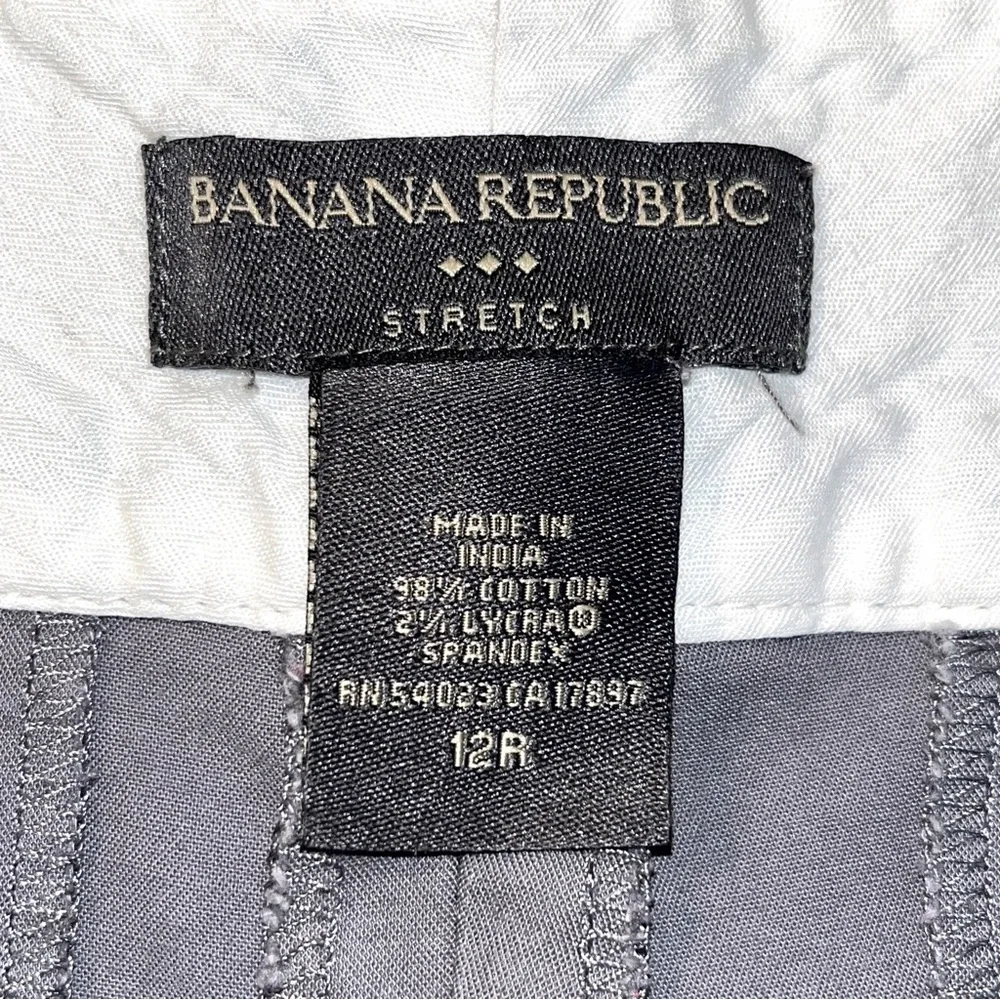 Banana Republic pants, stretch style, gray with pockets on front and back - Picture 9 of 10